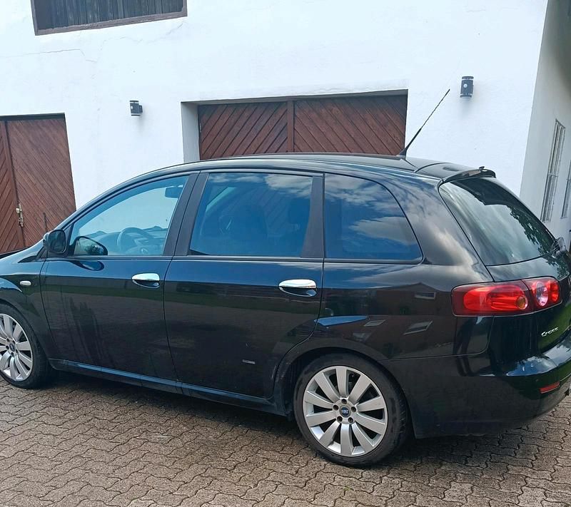 Schwarz Gebraucht 2006 Fiat Croma Kombi | 1.500 € (Guter Preis) - Bild 1/4