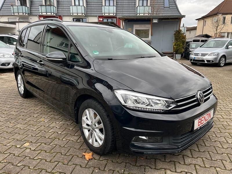 Schwarz Gebraucht 2019 VW Touran Comfortline Van / Kleinbus | 16.990 € (Superpreis) - Bild 1/4
