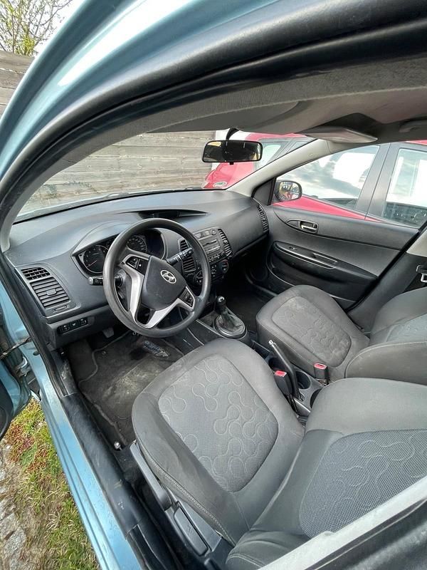 Gebraucht Hyundai i20 77 PS (56 kW) 2009 Blau Kleinwagen