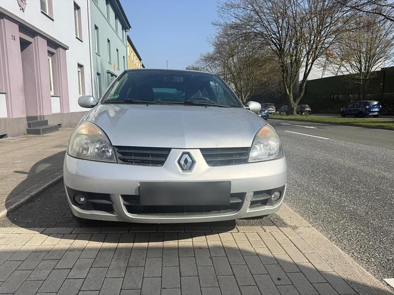Gebraucht Renault Clio II 85 PS (62 kW) 2008 Kleinwagen