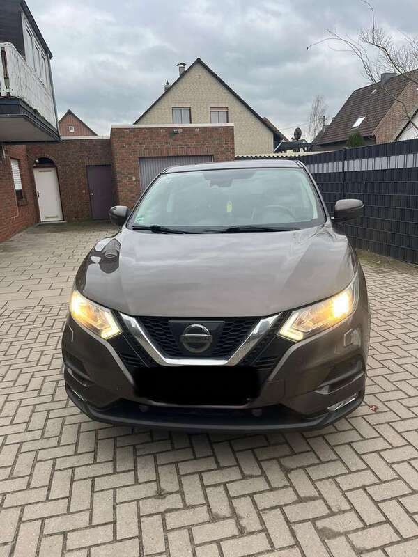 Braun Gebraucht 2018 Nissan Qashqai Acenta SUV | 12.899 € (Fairer Preis) - Bild 1/4