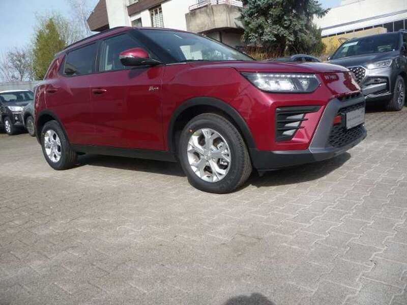 Cherry red Neu 2025 Ssangyong Tivoli Limousine | 24.950 € (Fairer Preis) - Bild 1/4