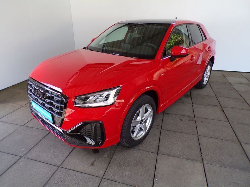 Gebraucht Audi Q2 S-Line 150 PS (110 kW) 2023 Rot SUV