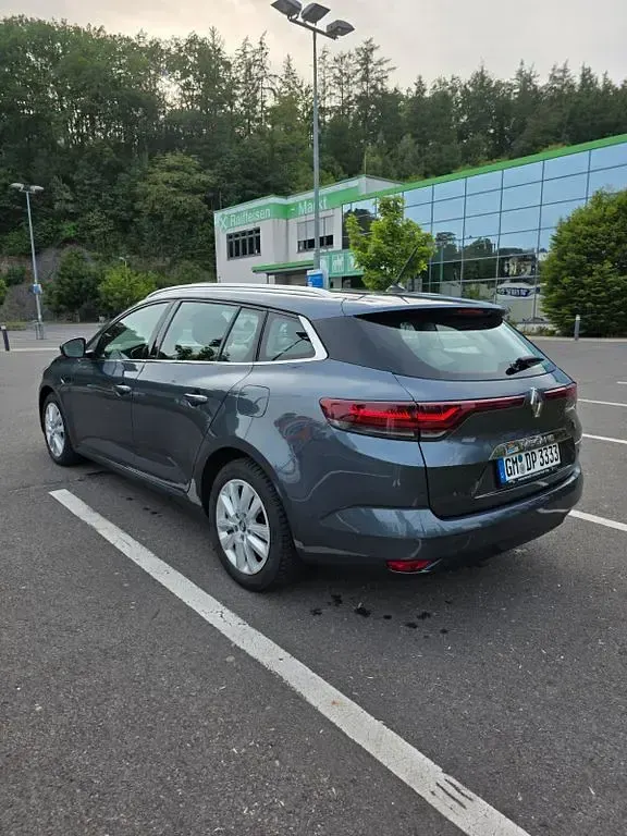 Gebraucht Renault Megane E-Tech Business 158 PS (116 kW) 2021 Grau Limousine
