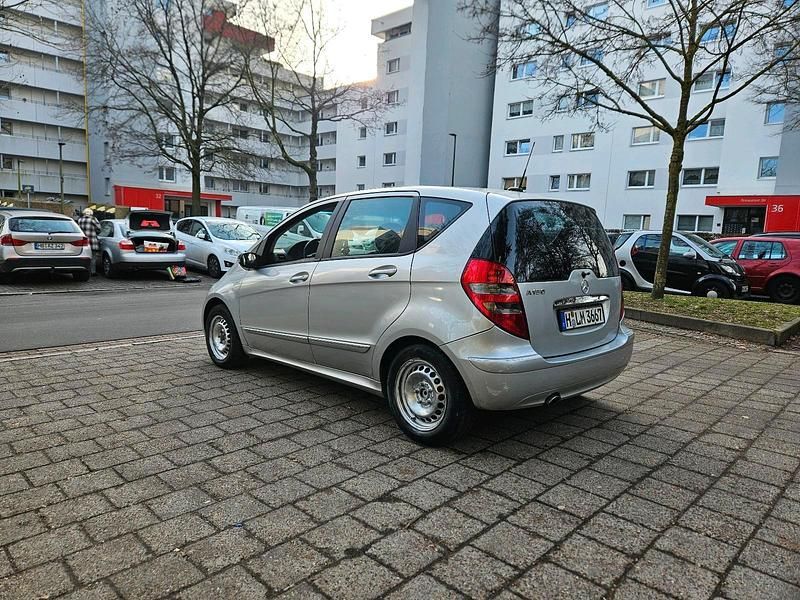 Gebraucht Mercedes A150 95 PS (69 kW) 2008 Silber Kleinwagen