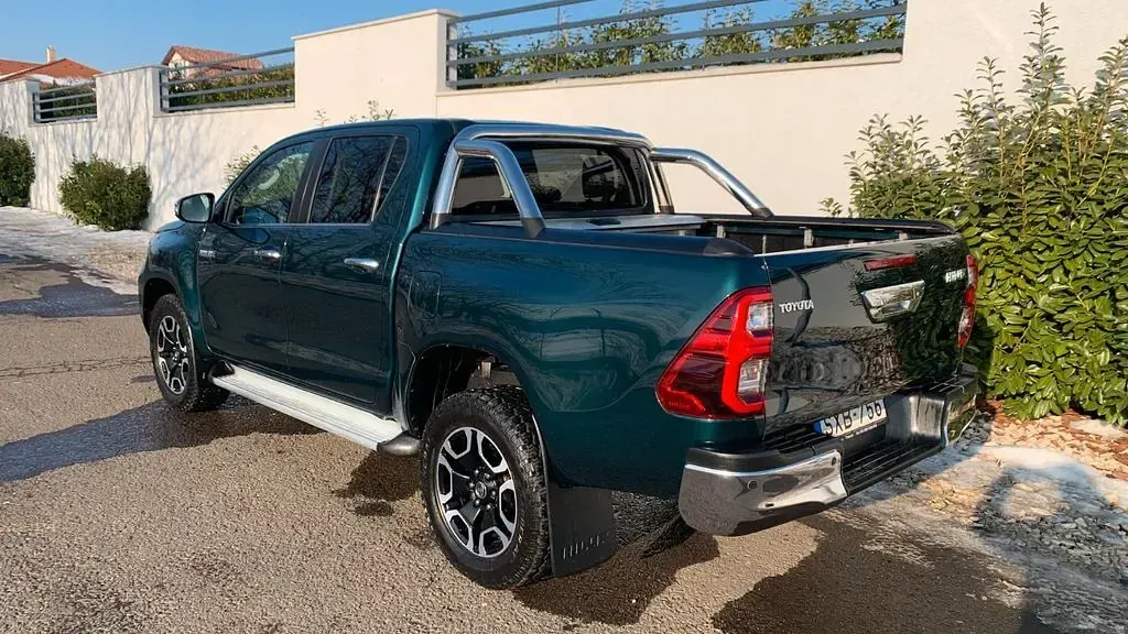 Gebraucht Toyota HiLux Executive 204 PS (150 kW) 2021 Grün Pickup