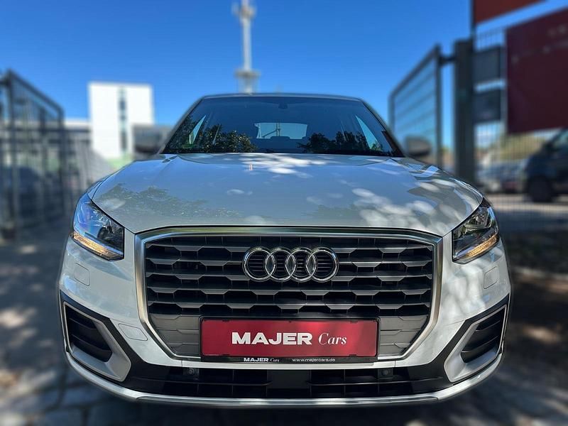Weiß Gebraucht 2017 Audi Q2 Sport SUV | 22.090 € (Teuer) - Bild 1/1