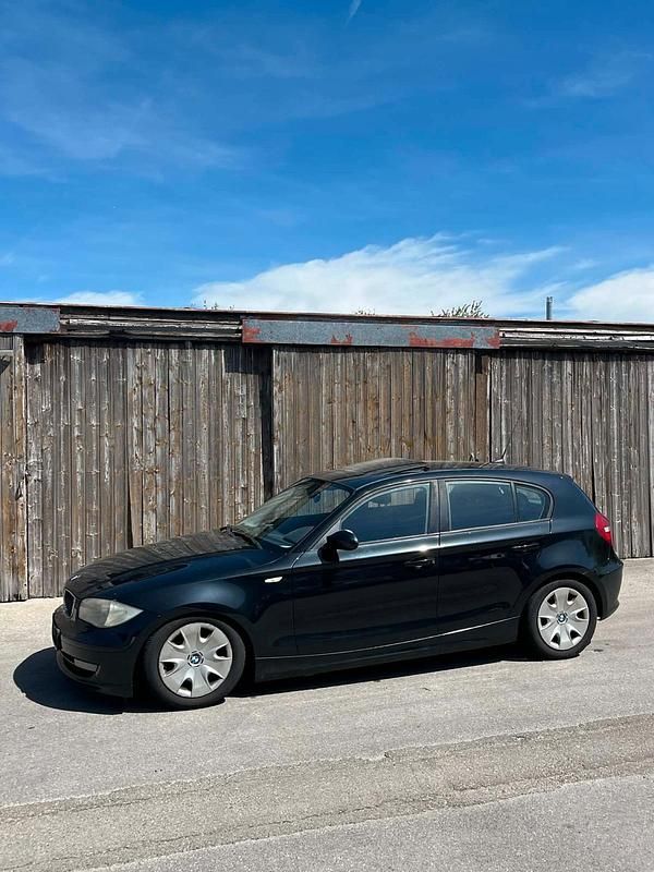 Second-hand BMW 120 2007 Negru Hatchback