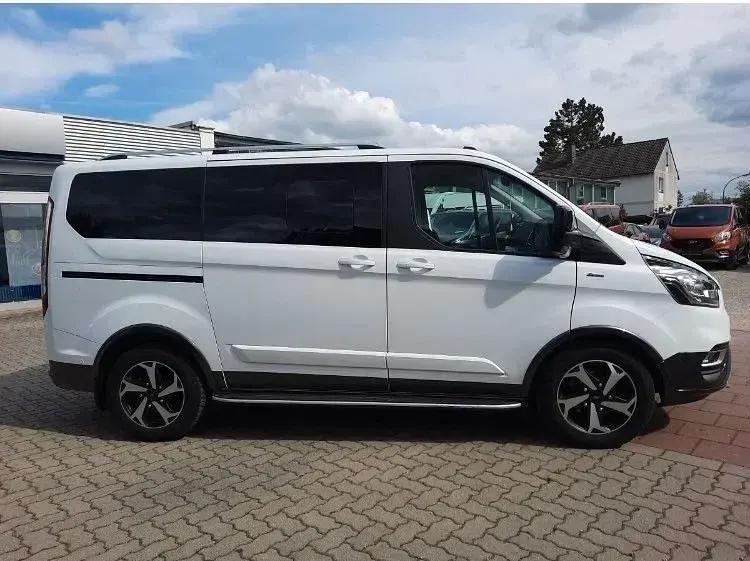 Gebraucht Ford Tourneo Custom 170 PS (125 kW) 2023 Weiß Van