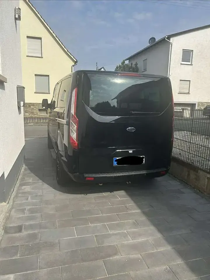Gebraucht Ford Tourneo Custom 170 PS (125 kW) 2016 Schwarz Van