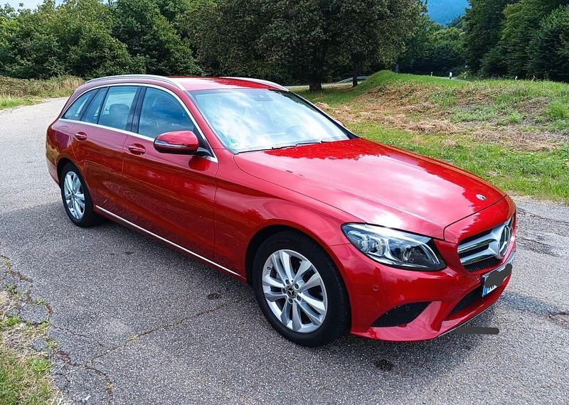 Rot Gebraucht 2018 Mercedes C180 Kombi | 22.000 € (Guter Preis) - Bild 1/4