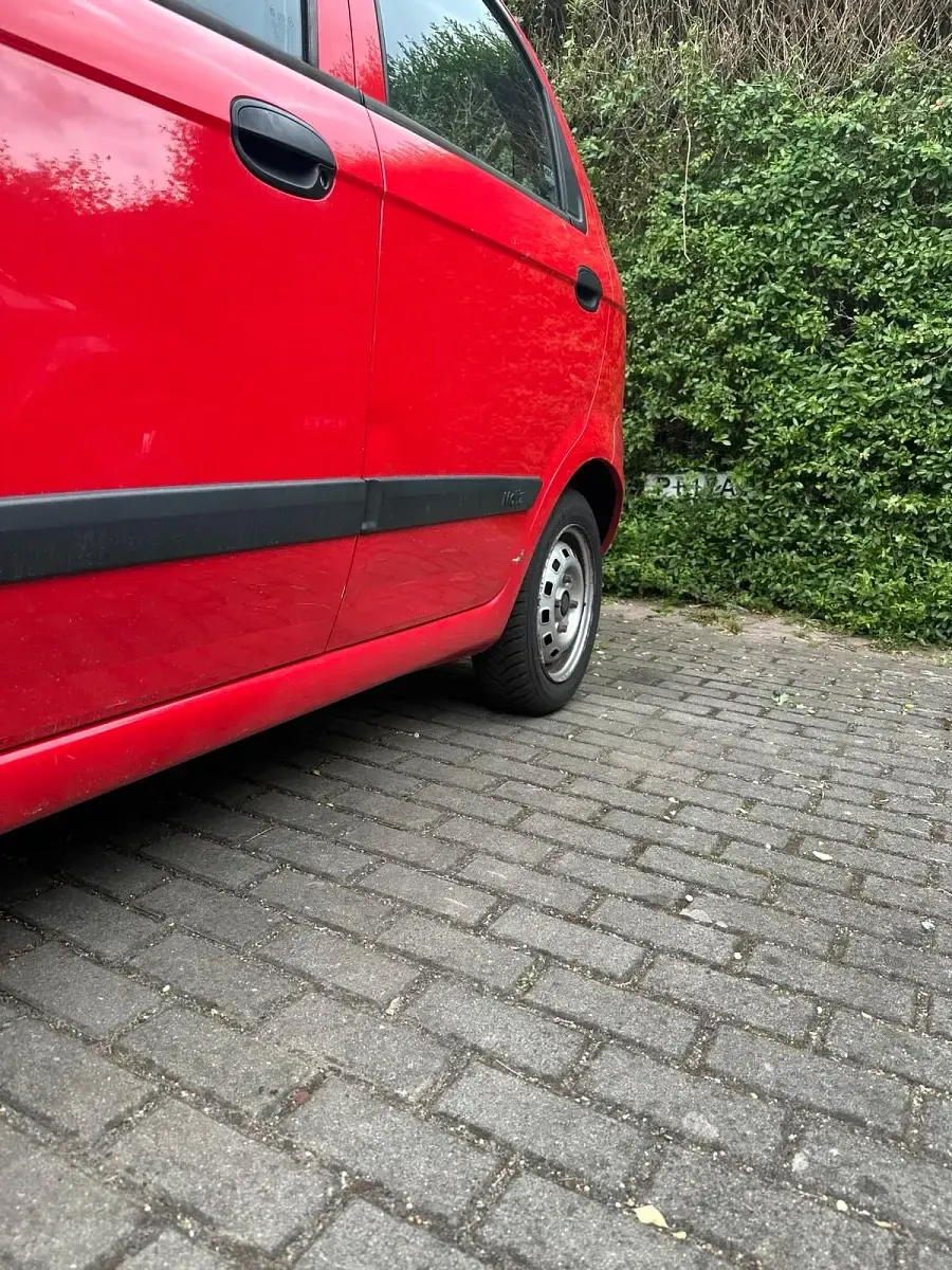 Gebraucht Chevrolet Matiz 52 PS (38 kW) 2010 Rot Kleinwagen