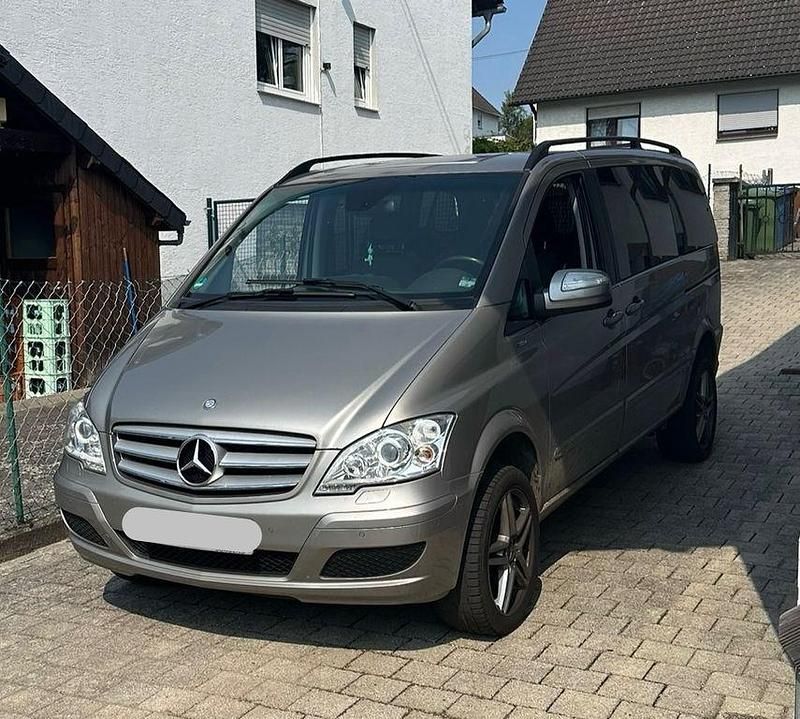 Silber Gebraucht 2011 Mercedes Viano Edition Van / Kleinbus | 19.999 € (Teuer) - Bild 1/4