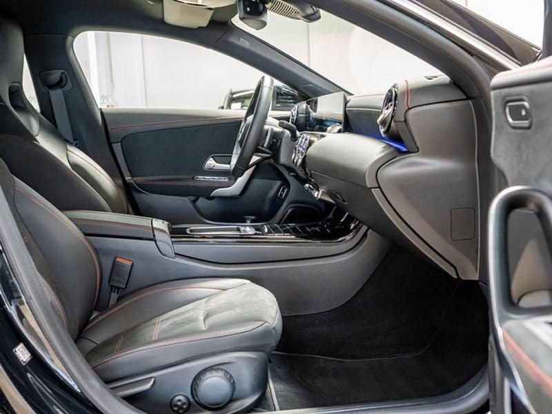 Gebraucht Mercedes CLA220 Premium 190 PS (139 kW) 2024 Schwarz Limousine
