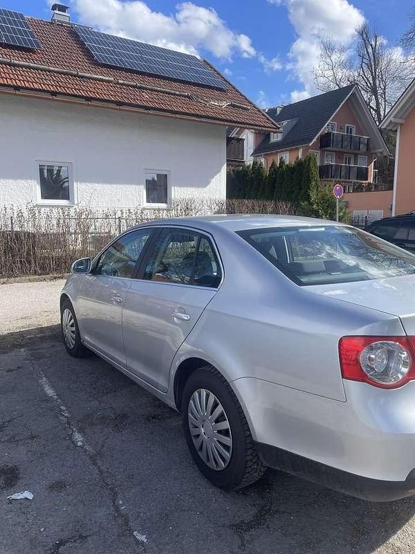 Gebraucht VW Jetta Comfortline 105 PS (77 kW) 2007 Braun Limousine