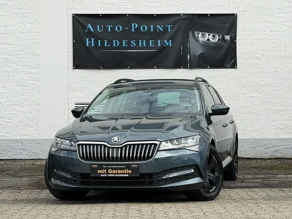 Gebraucht Skoda Superb Ambition 190 PS (139 kW) 2020 Grau Kombi