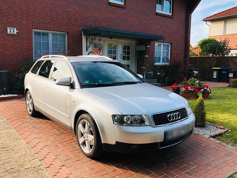 Silber Gebraucht 2003 Audi A4 Kombi | 1.700 € (Fairer Preis) - Bild 1/4