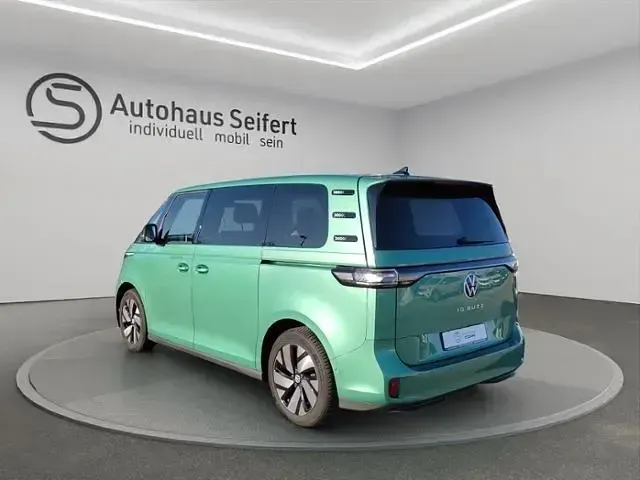 Używany VW ID. Buzz Pro 210 kW (286 KM) 2024 Zielony Minivan