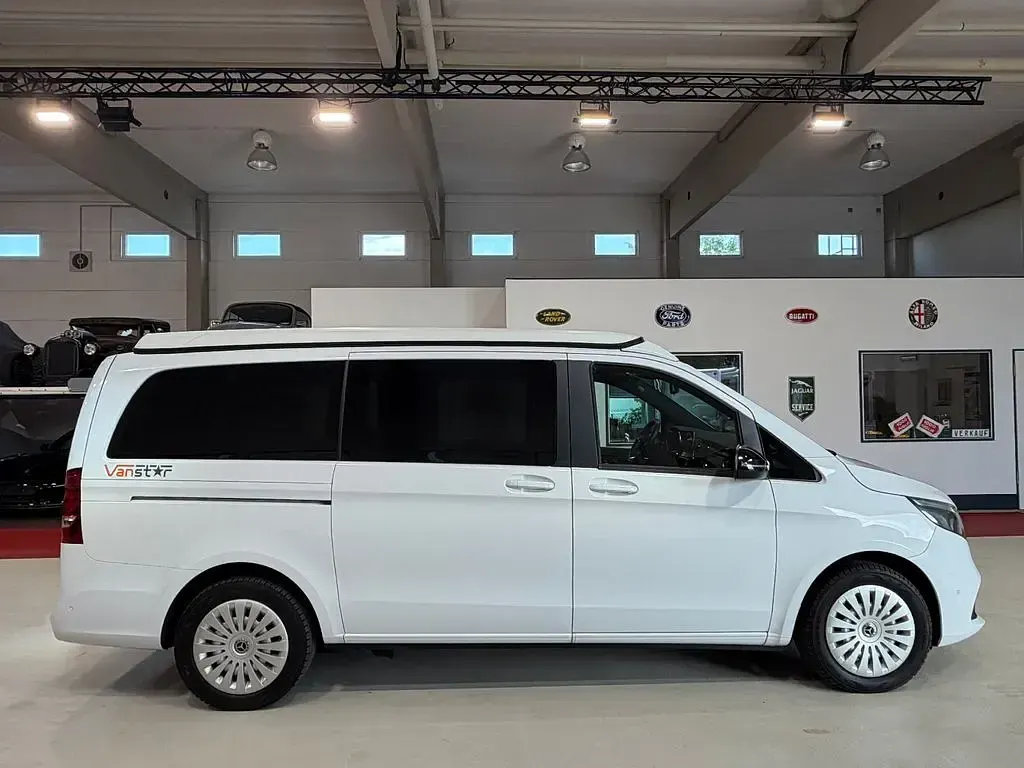 Gebraucht Mercedes V250 190 PS (139 kW) 2023 Weiß Van / Kleinbus