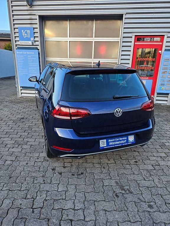 Gebraucht VW Golf VIII IQ Drive 116 PS (85 kW) 2020 Blau Limousine