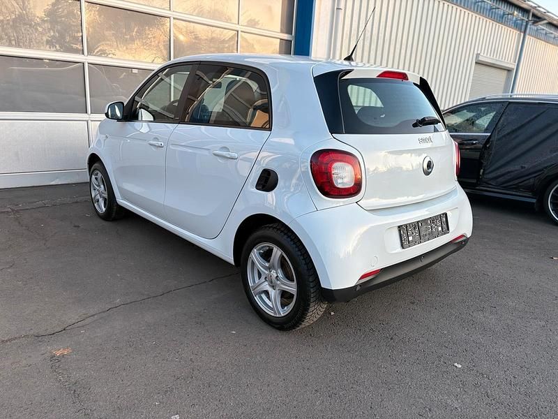Gebraucht Smart ForFour 71 PS (52 kW) 2017 Weiß Kleinwagen