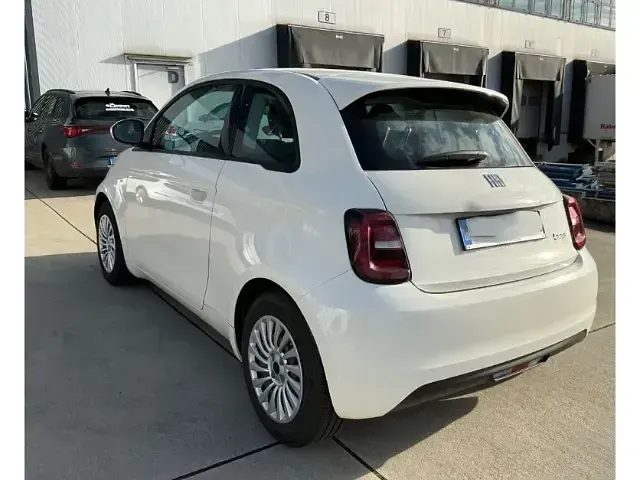 Gebraucht Fiat 500e 86 kW (118 PS) 2023 Weiss Kleinwagen