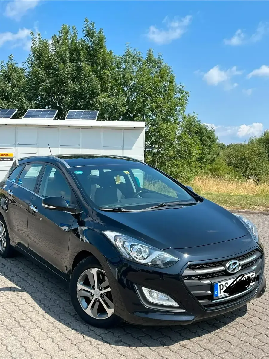 Gebraucht Hyundai i30 110 PS (80 kW) 2015 Schwarz Kombi
