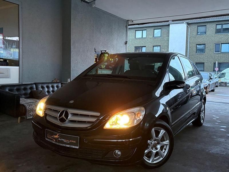 Schwarz Gebraucht 2008 Mercedes 180 Limousine | 3.490 € (Guter Preis) - Bild 1/4