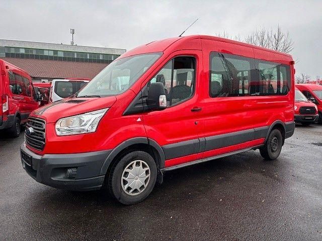 Gebraucht Ford Transit Trend 105 PS (77 kW) 2018 Rot Kombi