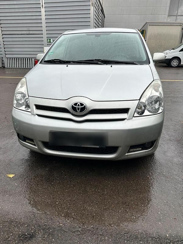Silber Gebraucht 2006 Toyota Verso Van / Kleinbus | 2.550 € (Superpreis) - Bild 1/3