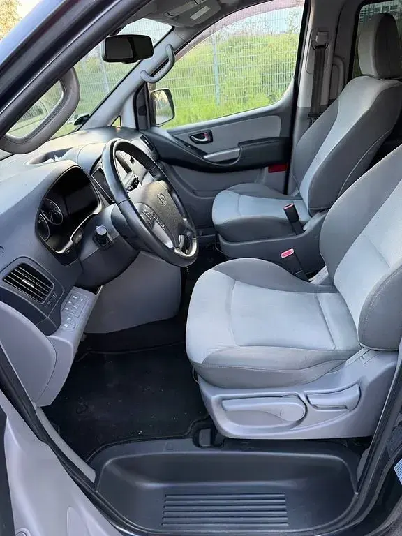 Gebraucht Hyundai H-1 136 PS (100 kW) 2018 Blau Van / Kleinbus