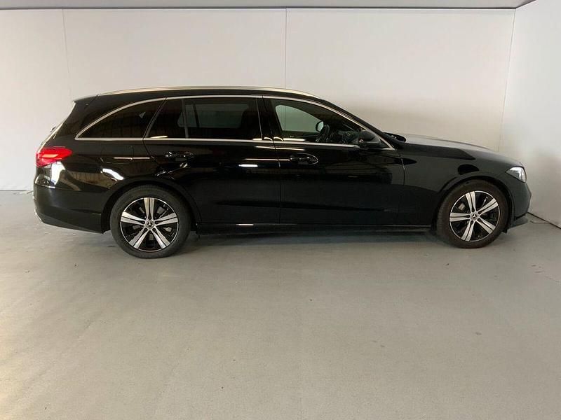Gebraucht Mercedes C300e Avantgarde 313 PS (230 kW) 2023 Obsidianschwarz metallic Kombi