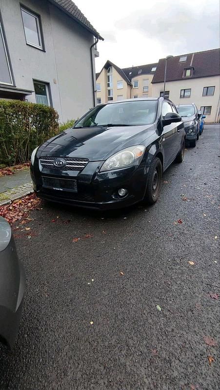 Schwarz Gebraucht 2009 Kia ProCeed Kleinwagen | 1.500 € (Fairer Preis) - Bild 1/4