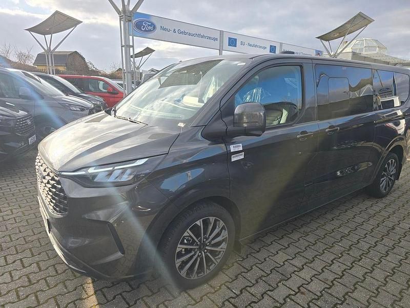 Neu Ford Tourneo Titanium X 170 PS (125 kW) 2026 Magneticgrau (metallic) Van / Kleinbus