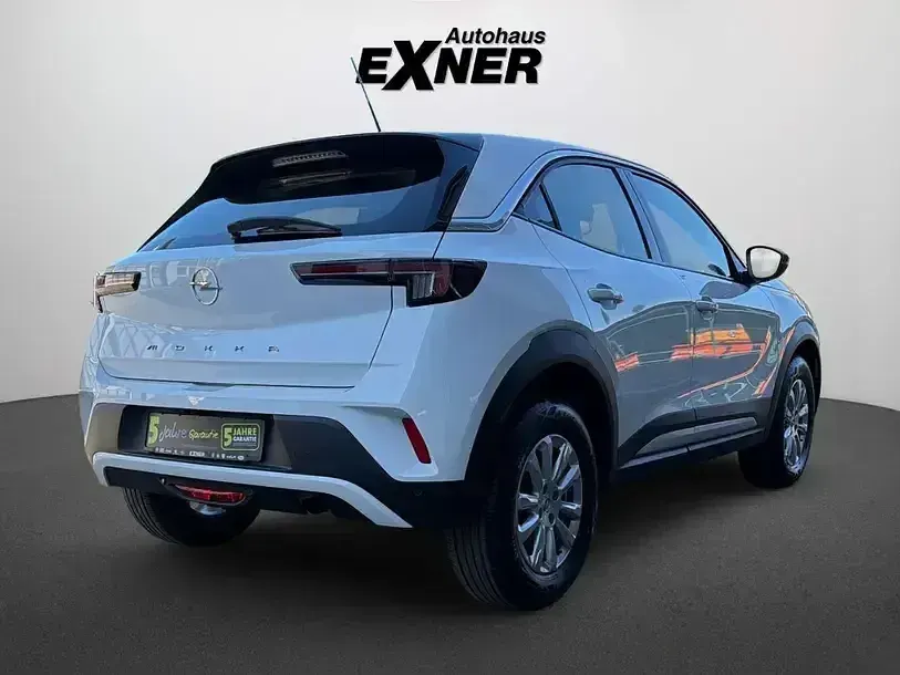 Używany Opel Mokka Edition 101 KM (74 kW) 2023 Biały SUV