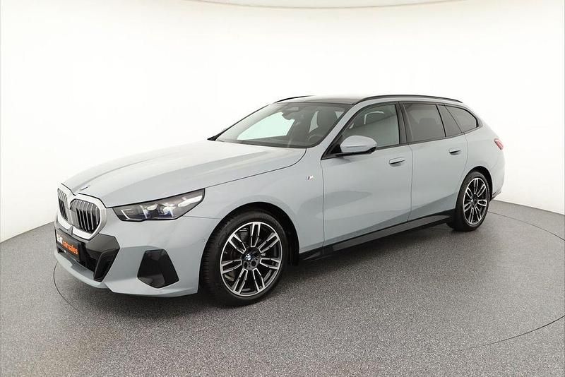 Gebraucht BMW 520 M Sport 197 PS (144 kW) 2025 Grau Limousine