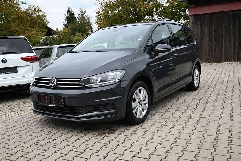 Uranograu/cinza urano Gebraucht 2023 VW Touran Comfortline Van / Kleinbus | 24.500 € (Guter Preis) - Bild 1/4