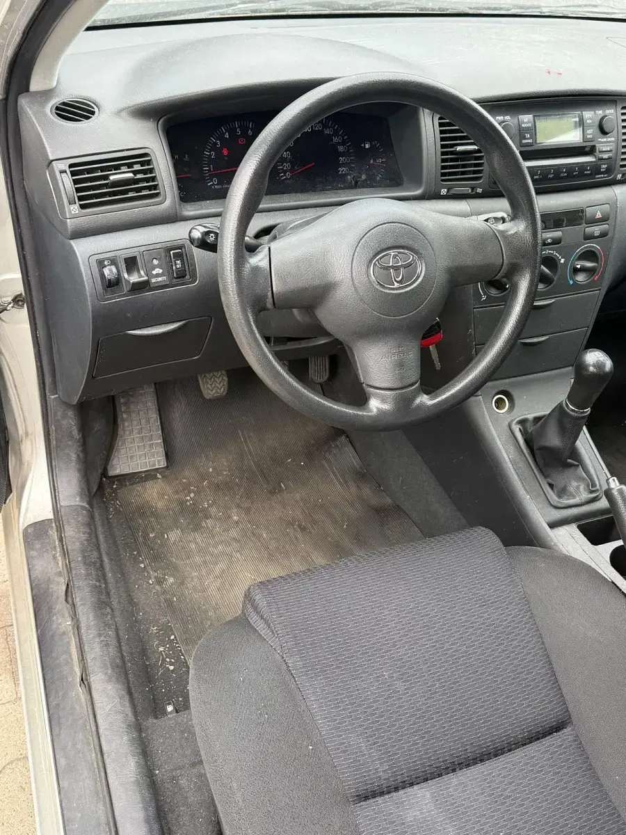 Gebraucht Toyota Corolla 96 PS (70 kW) 2005 Silber Kleinwagen