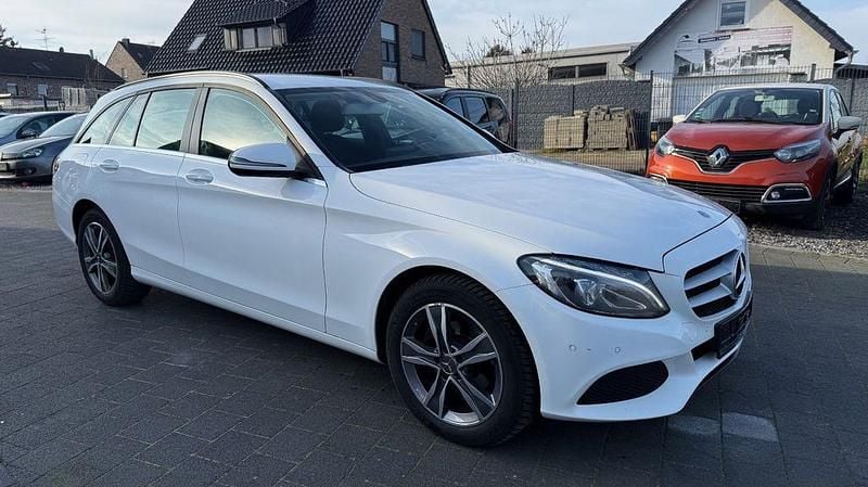 Polarweiss unilack Gebraucht 2017 Mercedes C180 Kombi | 9.800 € (Guter Preis) - Bild 1/4
