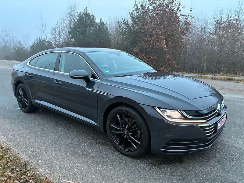 Grau Gebraucht 2018 VW Arteon Limousine | 17.999 € (Guter Preis) - Bild 1/4