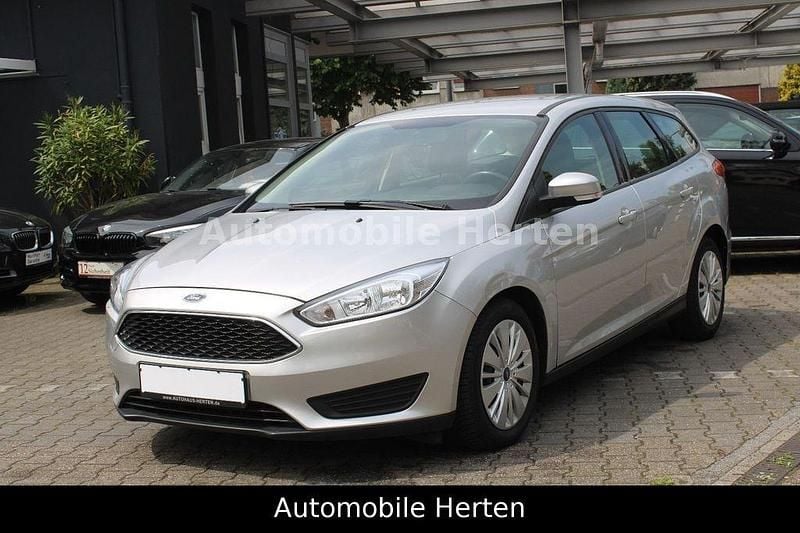 Silber Gebraucht 2015 Ford Focus Trend Kombi | 3.999 € (Superpreis) - Bild 1/4