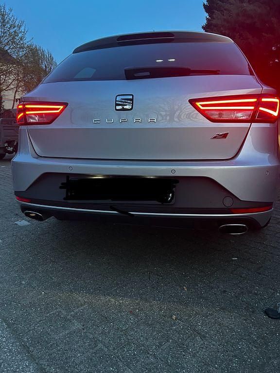 Gebraucht Seat Leon ST CUPRA 265 PS (194 kW) 2015 Silber Kombi