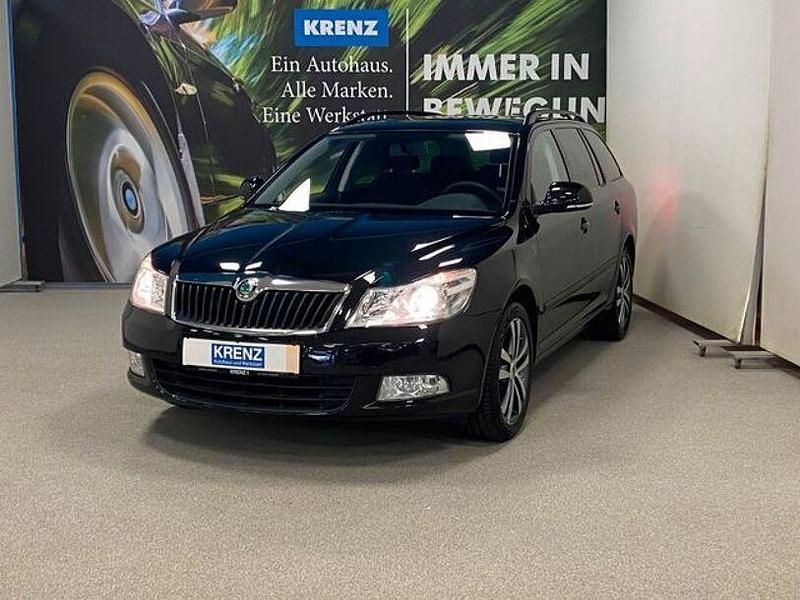 Schwarz Gebraucht 2012 Skoda Octavia Ambition Kombi | 9.990 € (Teuer) - Bild 1/3