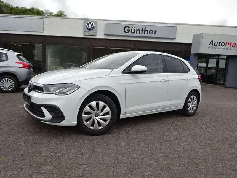 Weiß Gebraucht 2023 VW Polo Life Kleinwagen | 16.590 € (Fairer Preis) - Bild 1/4