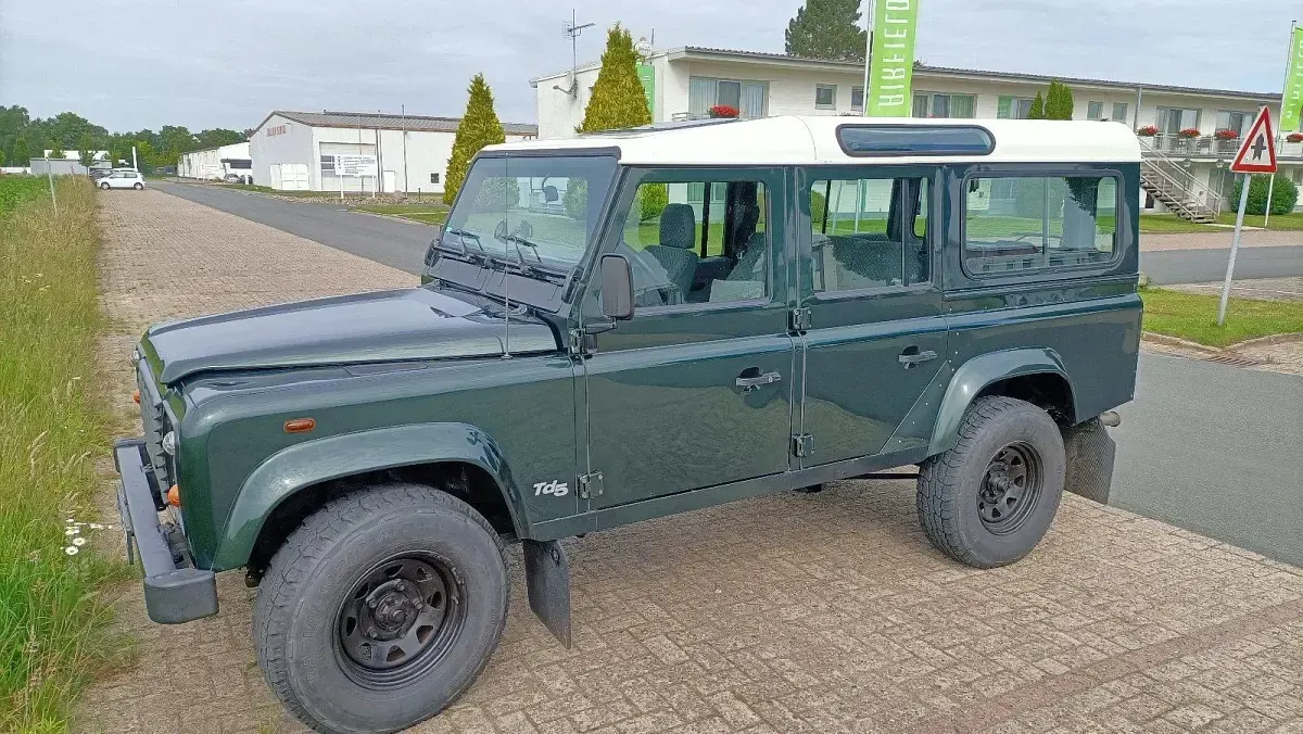 Gebraucht Land Rover Defender S 122 PS (89 kW) 2002 Grün SUV