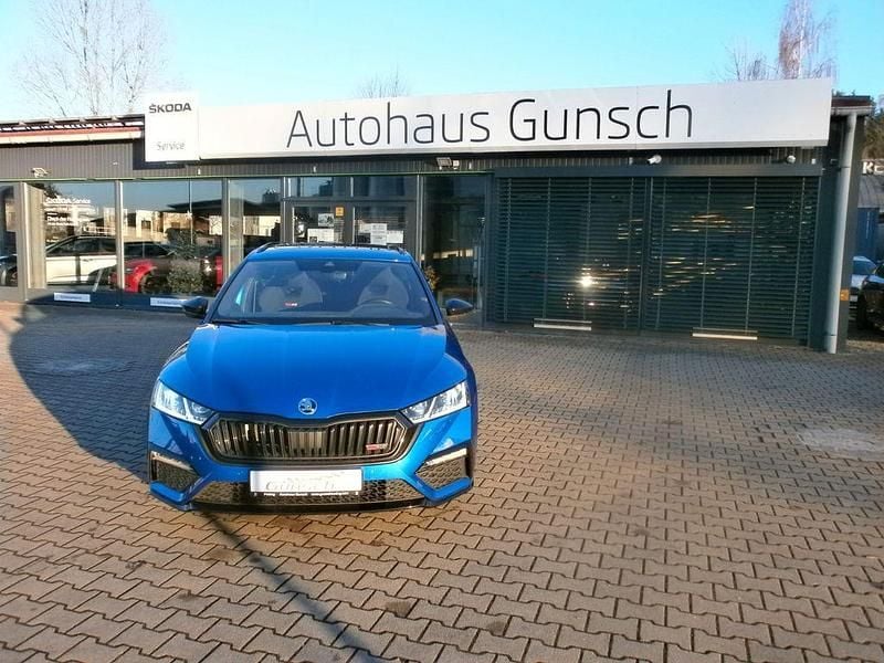 Blau Gebraucht 2021 Skoda Octavia RS Kombi | 30.900 € (Teuer) - Bild 1/4