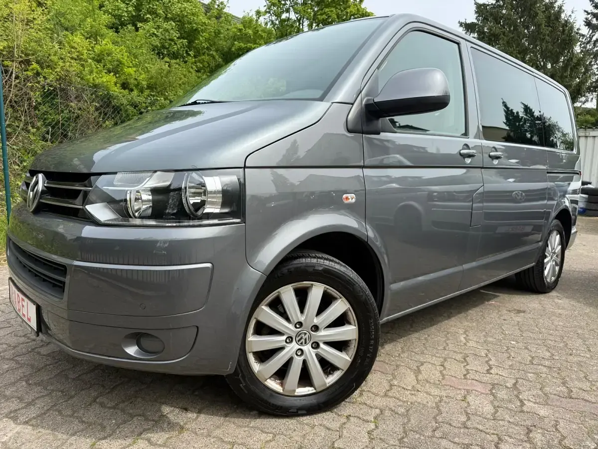 Gebraucht VW Multivan Comfortline 140 PS (102 kW) 2011 Grau Van / Kleinbus