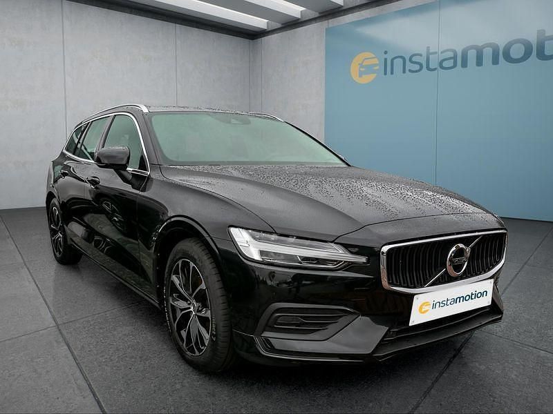 Schwarz Gebraucht 2020 Volvo V60 Momentum Kombi | 26.499 € (Guter Preis) - Bild 1/4