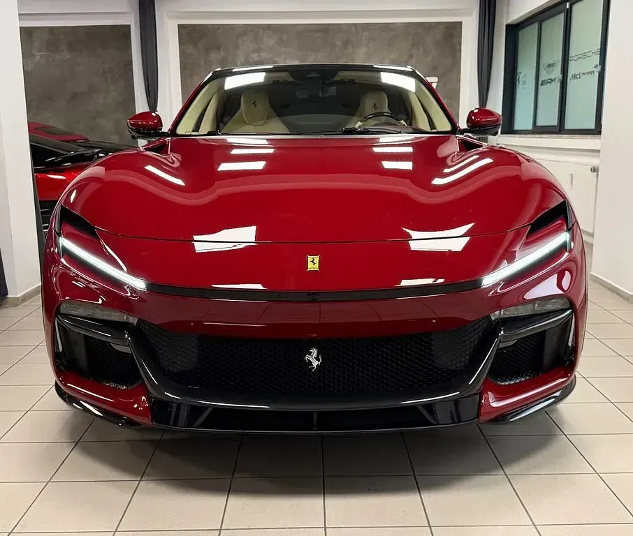 Neu Ferrari Purosangue 725 PS (533 kW) 2026 Rot SUV