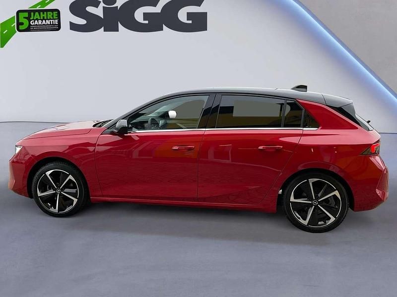 Gebraucht Opel Astra Elegance 131 PS (96 kW) 2023 Chili rot/kardio rot Limousine